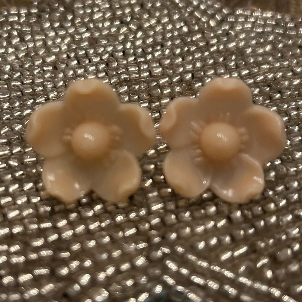 Creamy Pink Vintage Earrings